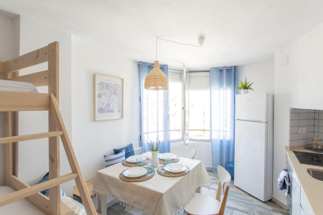 Apartbeach La Brisa Y Frente Playa La Pineda Extérieur photo